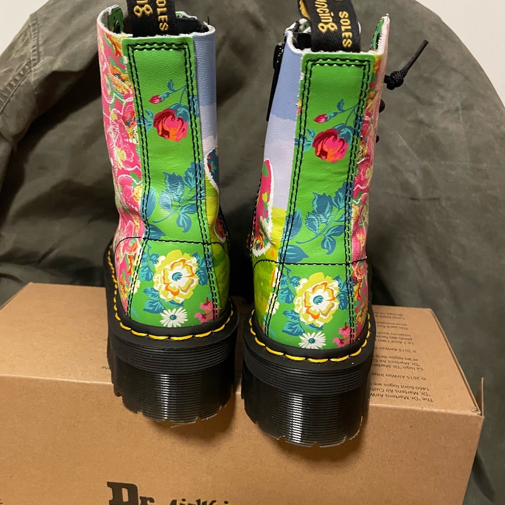 Dr marten Daze platform boot